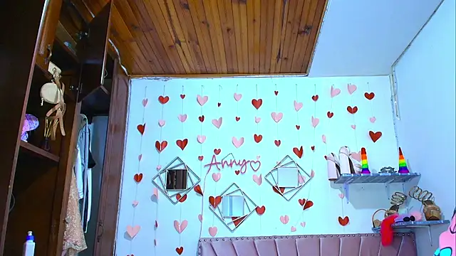 Anny Hurtado online show from October 9, 8:34 am