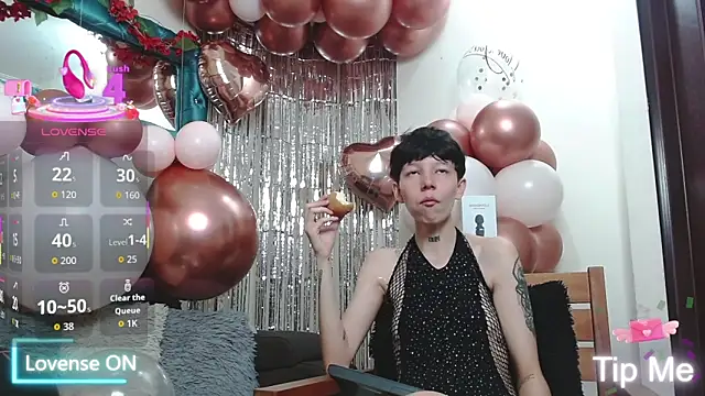 LiamBrown09 online show from February 13, 6:26 pm