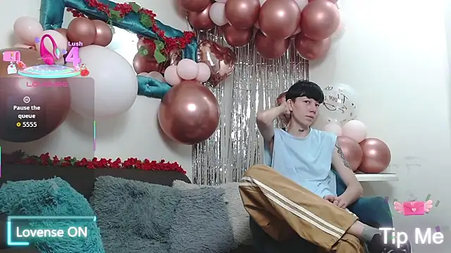 LiamBrown09 online show from February 19, 6:37 pm