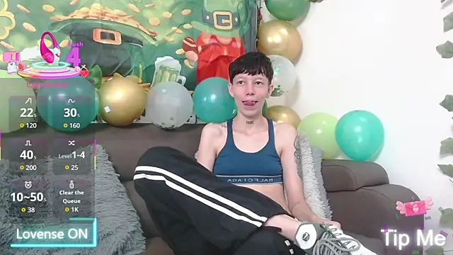 LiamBrown09 online show from March 13, 7:53 pm