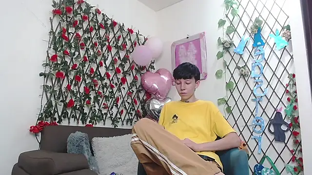 LiamBrown09 online show from March 31, 7:14 pm