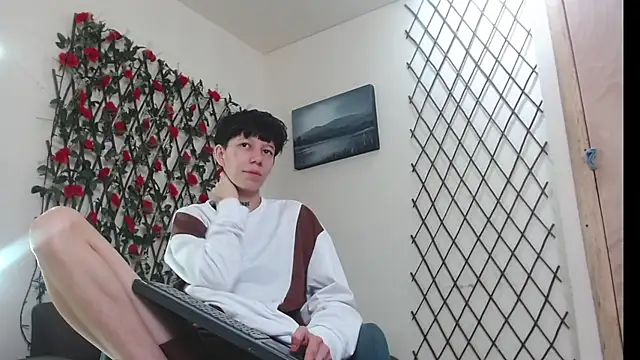 LiamBrown09 online show from May 27, 8:39 pm