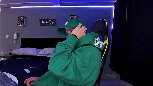 alexgiraldo   online show from October 15, 12:49 pm