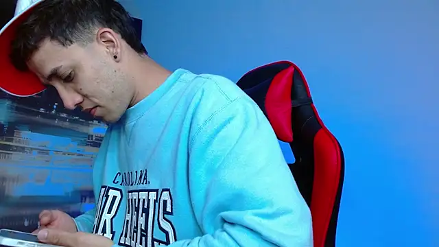 alexgiraldo   online show from March 25, 2:50 am