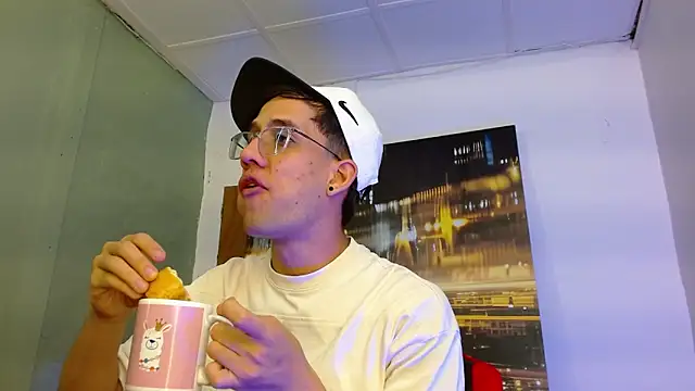 alexgiraldo   online show from March 28, 4:23 am