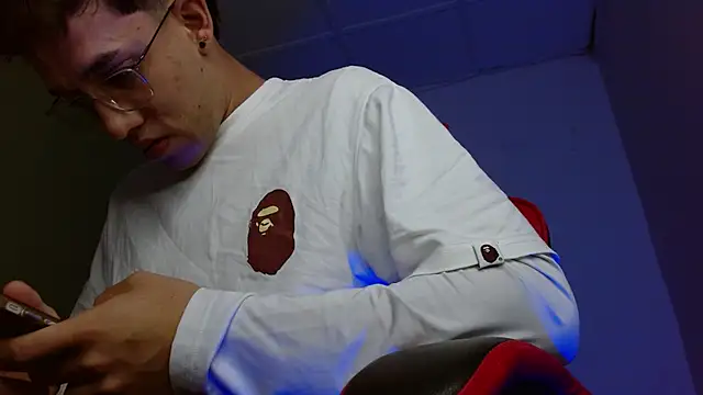 alexgiraldo   online show from April 3, 11:30 am