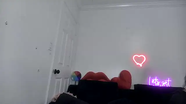 Snapshot of torithequeen chatting on January 14, 4:34 pm torithequeen online show from January 14, 4:34 pm