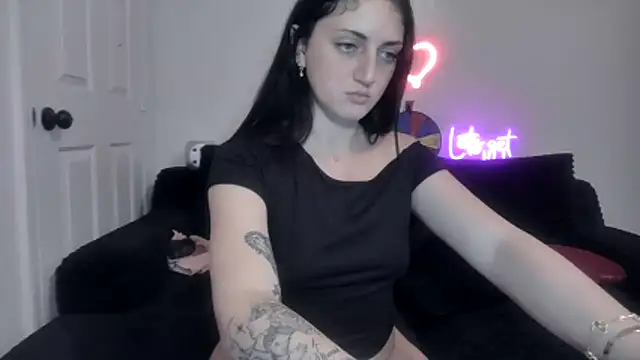 torithequeen online show from April 1, 1:06 am