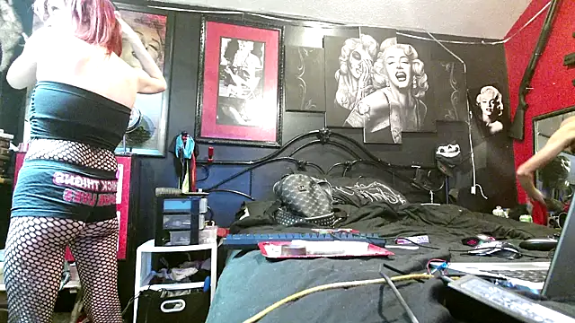 Splash Queen420 online show from December 16, 5:45 am