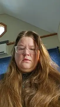 Snapshot of Love86Emily chatting on February 26, 2:05 pm Love86Emily online show from February 26, 2:05 pm