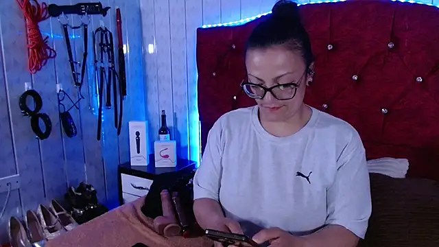 Snapshot of Susanahotsexxx chatting on November 25, 11:43 am Susanahotsexxx online show from November 25, 11:43 am