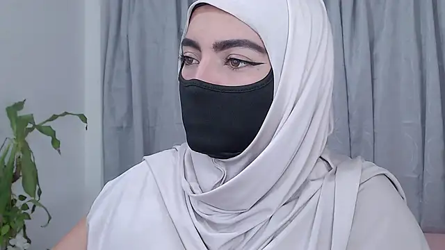 jade nassar online show from March 16, 11:20 pm