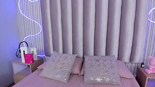 SamanthaPeachss online show from January 14, 12:33 pm