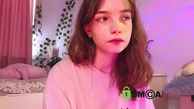Snapshot of Evi_Brook chatting on July 1, 10:28 am Evi Brook online show from July 1, 10:28 am