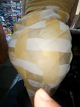 Snapshot of indianhotwife639 chatting on November 20, 6:24 am indianhotwife639 online show from November 20, 6:24 am