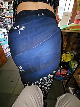 Snapshot of indianhotwife639 chatting on December 3, 5:04 am indianhotwife639 online show from December 3, 5:04 am