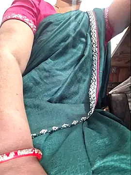 indianhotwife639 online show from March 24, 7:13 am