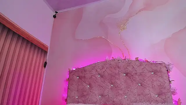 Snapshot of Mila_grace_ chatting on October 16, 6:31 pm Mila grace online show from October 16, 6:31 pm