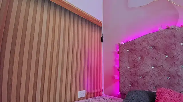 Mila grace  online show from April 14, 6:25 pm