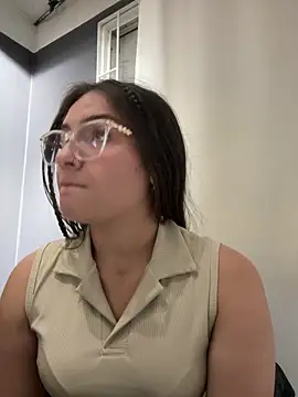 Snapshot of Alyha_Cortes chatting on November 5, 1:22 pm Alyha Cortes online show from November 5, 1:22 pm