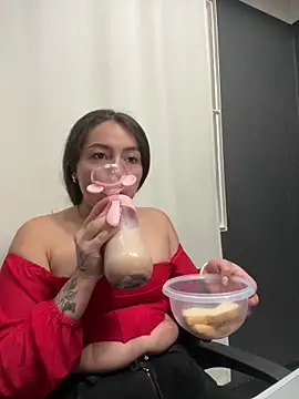 Snapshot of Alyha_Cortes chatting on December 22, 1:08 pm Alyha Cortes online show from December 22, 1:08 pm