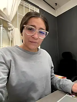 Snapshot of Alyha_Cortes chatting on January 17, 1:05 pm Alyha Cortes online show from January 17, 1:05 pm