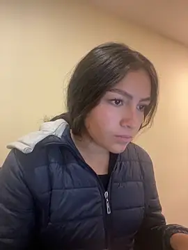 Alyha Cortes online show from March 19, 1:37 pm