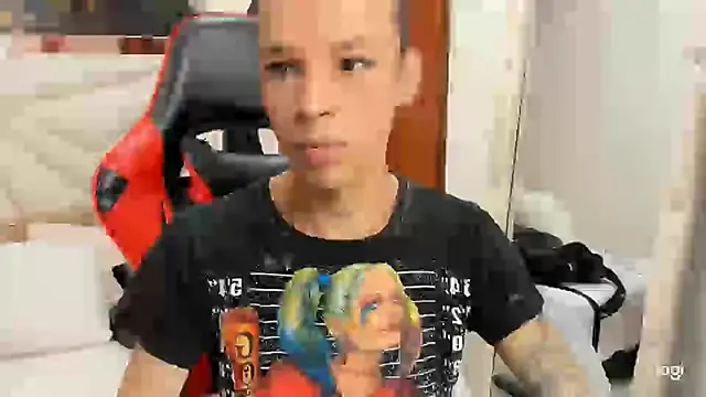 Snapshot of sara_slut21 chatting on December 7, 3:19 pm sara slut21 online show from December 7, 3:19 pm