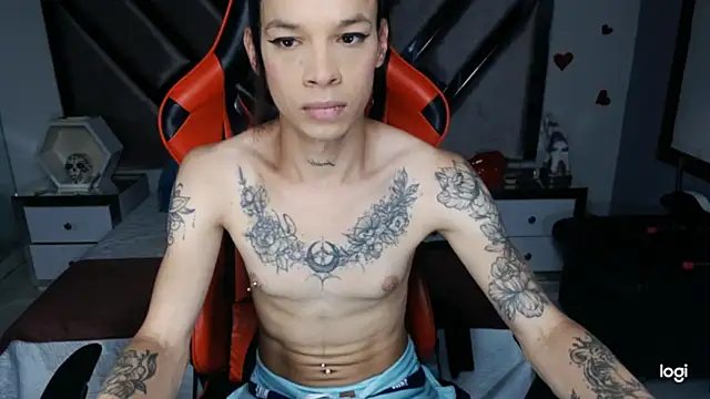 Snapshot of sara_slut21 chatting on January 15, 7:23 pm sara slut21 online show from January 15, 7:23 pm