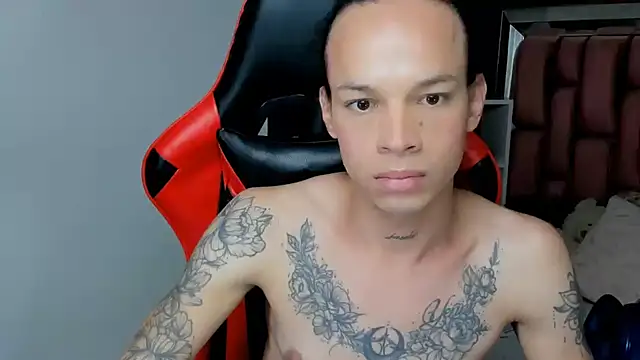 Snapshot of sara_slut21 chatting on March 18, 12:16 am sara slut21 online show from March 18, 12:16 am