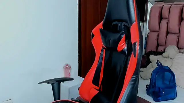 Snapshot of sara_slut21 chatting on March 18, 3:20 am sara slut21 online show from March 18, 3:20 am