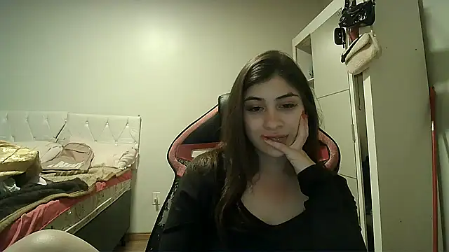 Snapshot of Becca_B chatting on October 21, 9:37 pm Becca B online show from October 21, 9:37 pm