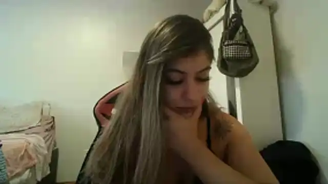 Becca B online show from February 4, 5:30 pm