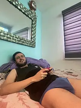 Alexitho25 online show from May 31, 9:05 pm