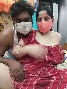 Snapshot of indiancouple659 chatting on March 1, 11:23 am indiancouple659 online show from March 1, 11:23 am