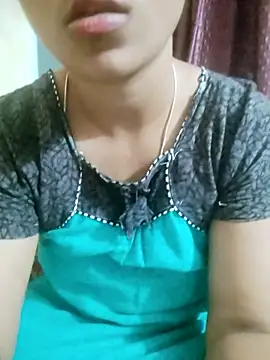 Snapshot of Varsha21 chatting on February 18, 11:28 am Varsha21 online show from February 18, 11:28 am