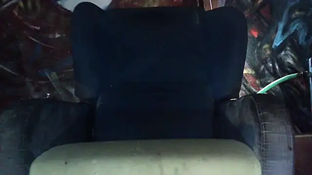 Snapshot of lovehairymature90 chatting on October 10, 10:31 pm lovehairymature90 online show from October 10, 10:31 pm