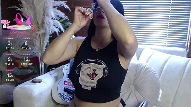 shara rios online show from May 25, 1:06 pm