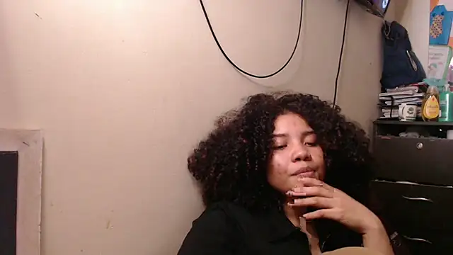 madelene online show from December 4, 11:24 pm