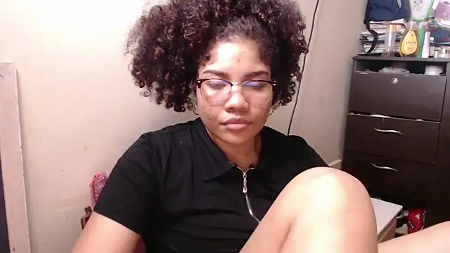 madelene online show from December 5, 2:31 am