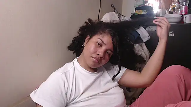 madelene online show from March 18, 4:15 am