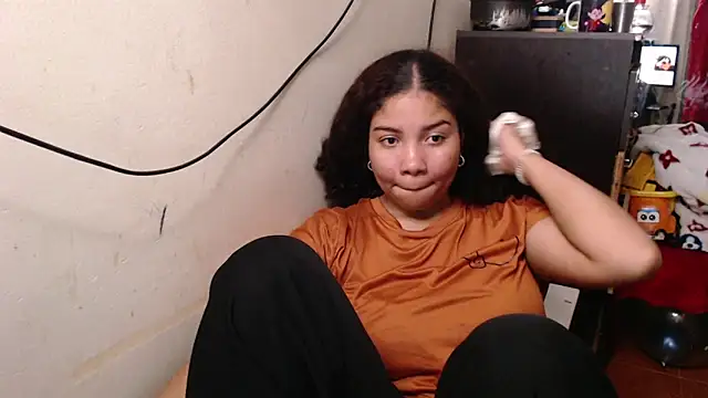 madelene online show from March 25, 1:00 am