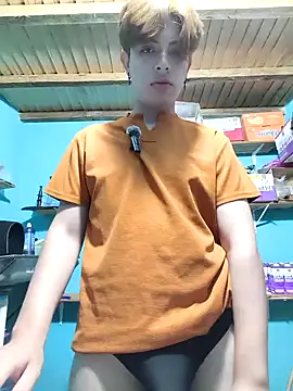 Snapshot of ethan_manovan chatting on July 29, 10:52 pm ethan manovan online show from July 29, 10:52 pm