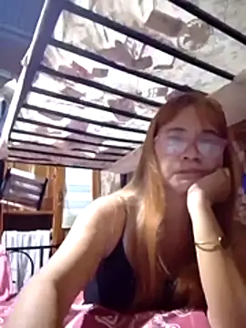 Snapshot of SexyHottMom chatting on November 27, 12:29 pm SexyHottMom online show from November 27, 12:29 pm