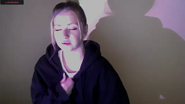 Snapshot of AliceHotty_ chatting on September 26, 6:39 am AliceHotty online show from September 26, 6:39 am