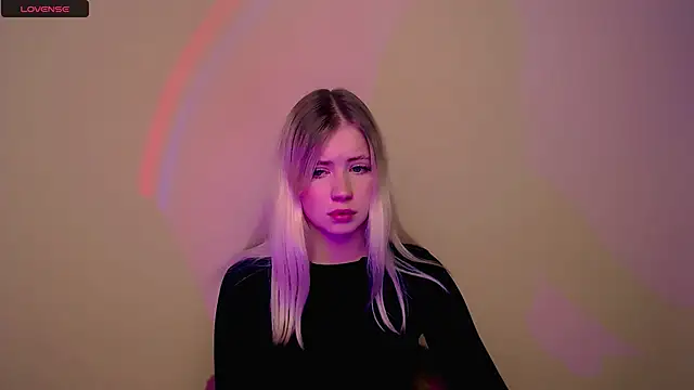 Snapshot of AliceHotty_ chatting on October 1, 11:16 am AliceHotty online show from October 1, 11:16 am