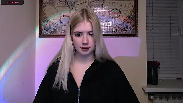 Snapshot of AliceHotty_ chatting on November 3, 7:42 am AliceHotty online show from November 3, 7:42 am