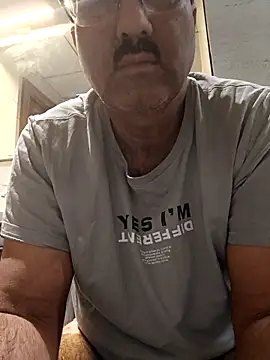 moonflower25 online show from January 6, 4:27 am