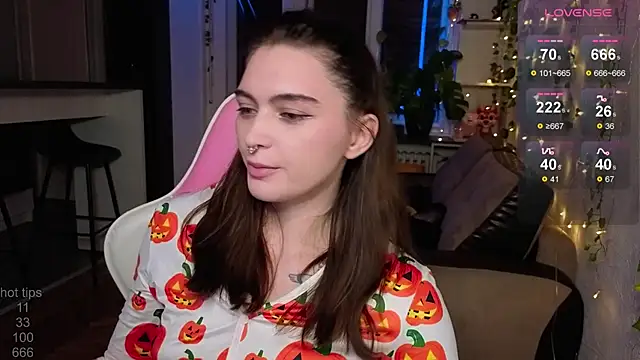 Snapshot of dorfmatratze__ chatting on October 30, 6:19 pm dorfmatratze online show from October 30, 6:19 pm