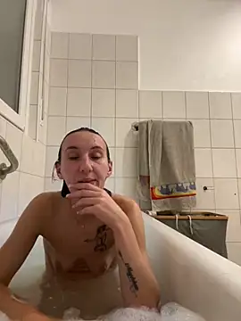 Emilia Mausi online show from October 6, 7:22 pm